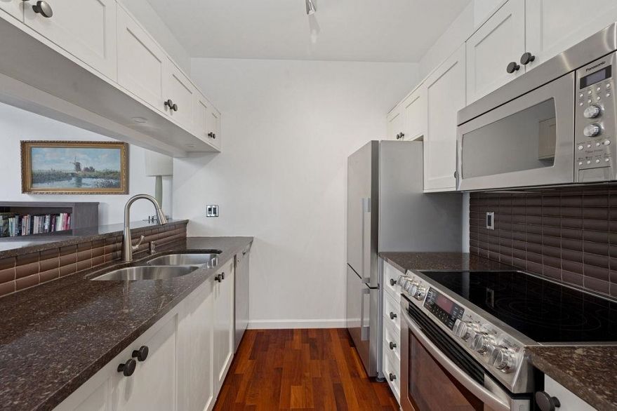 308 1928 Nelson Street