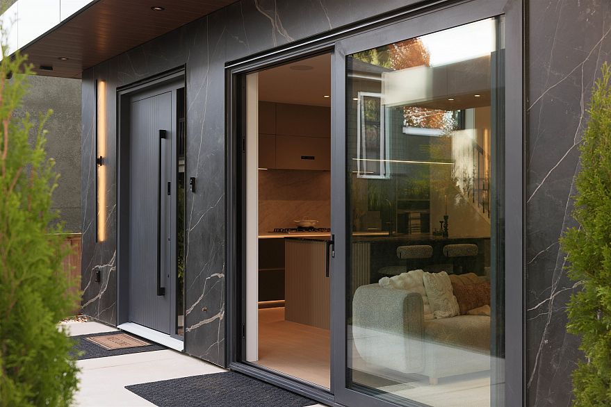 1 1177 W 33rd Avenue