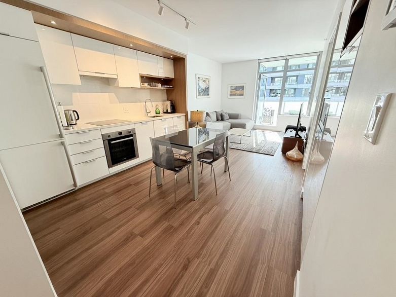 313 1661 Quebec Street