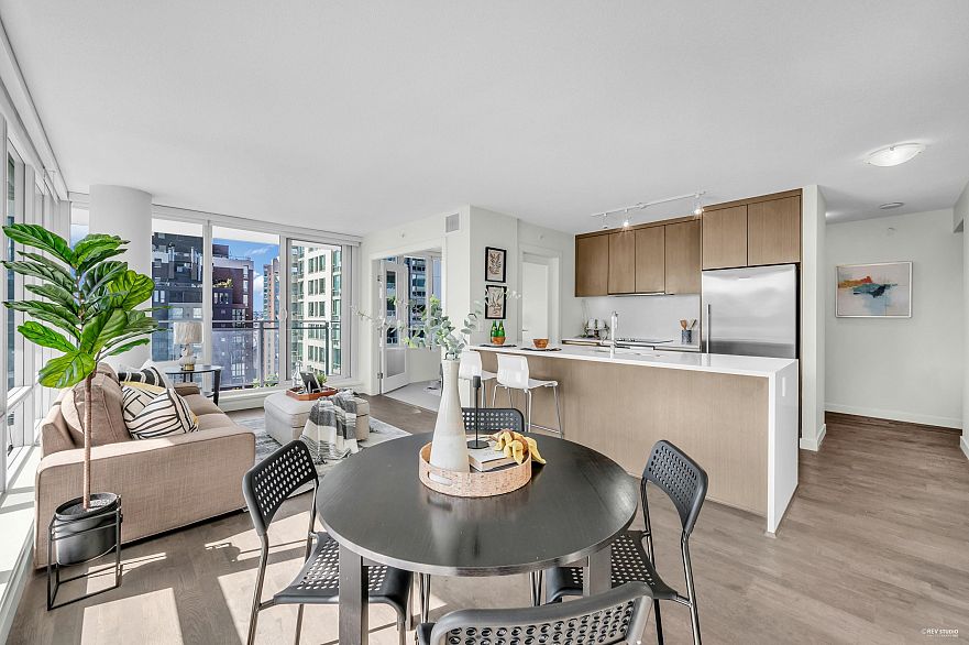 1606 1009 Harwood Street