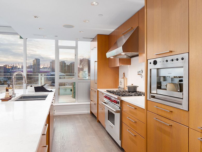 801 221 Union Street