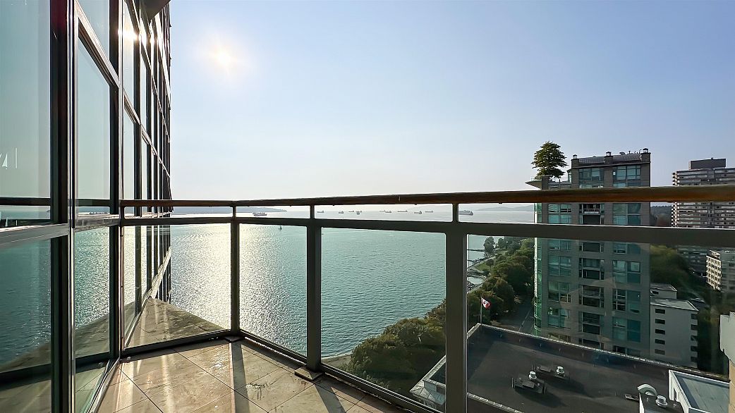 17 1861 BEACH AVENUE, Vancouver BC V7Y 1B8