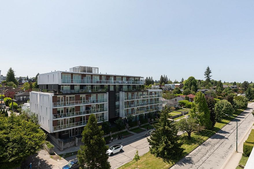 603 523 W King Edward Avenue