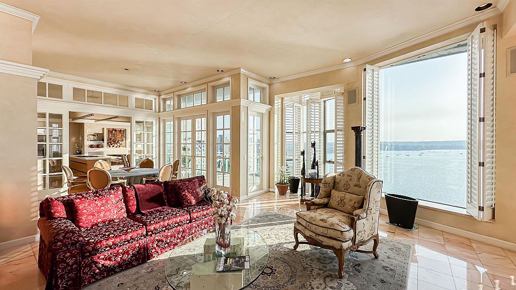 17 1861 BEACH AVENUE, Vancouver BC V7Y 1B8