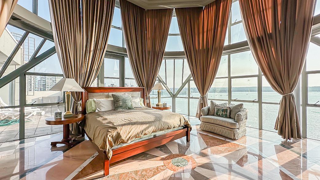 17 1861 BEACH AVENUE, Vancouver BC V7Y 1B8