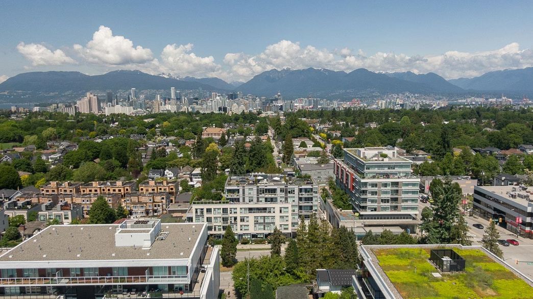 603 523 W King Edward Avenue