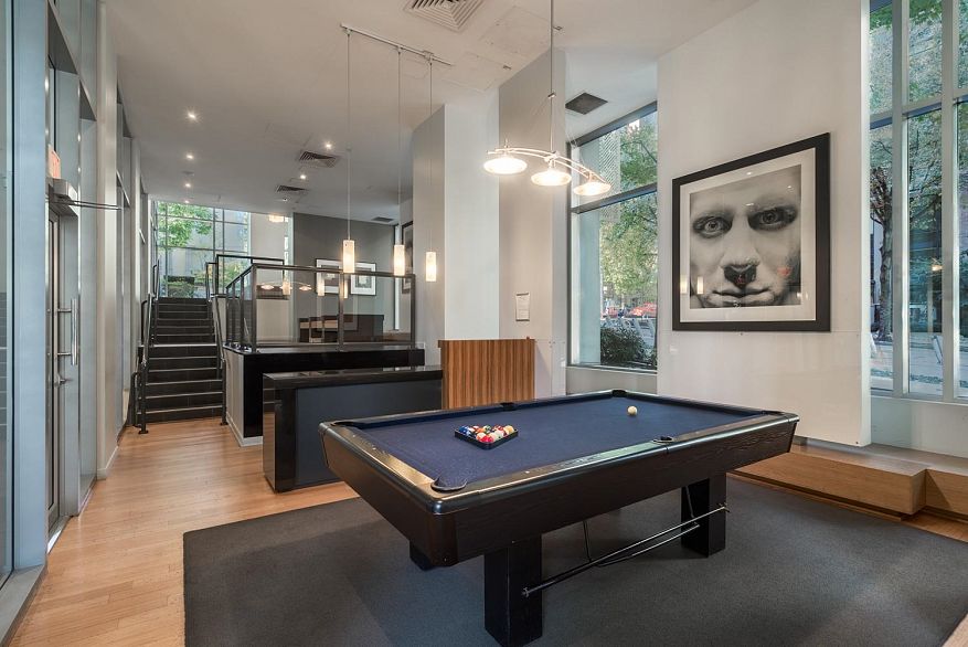 1107 1010 Richards Street