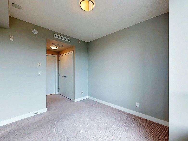 408 677 W 41st Avenue