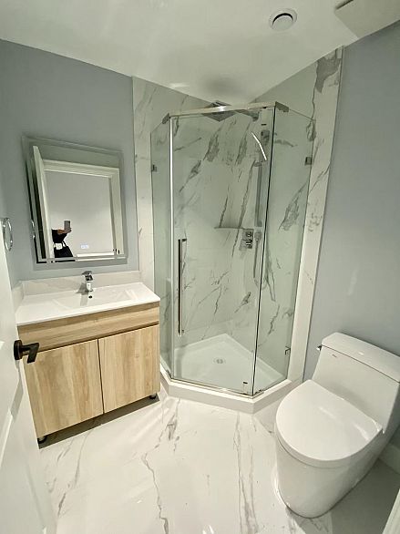 1 4085 W 41st Avenue