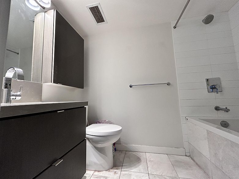 2606 8189 Cambie Street