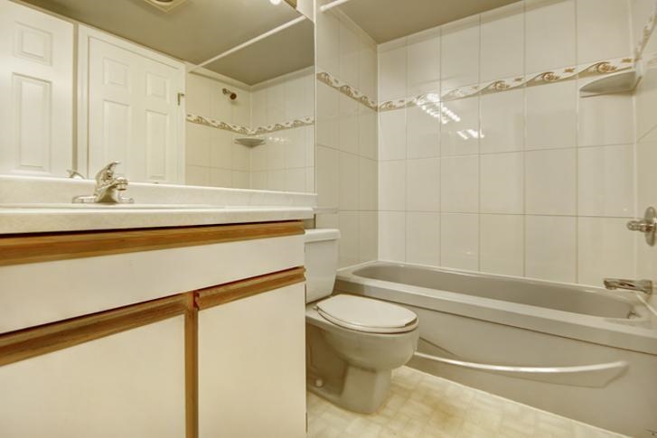 202 1641 WOODLAND DRIVE, Vancouver BC V5L 3S9