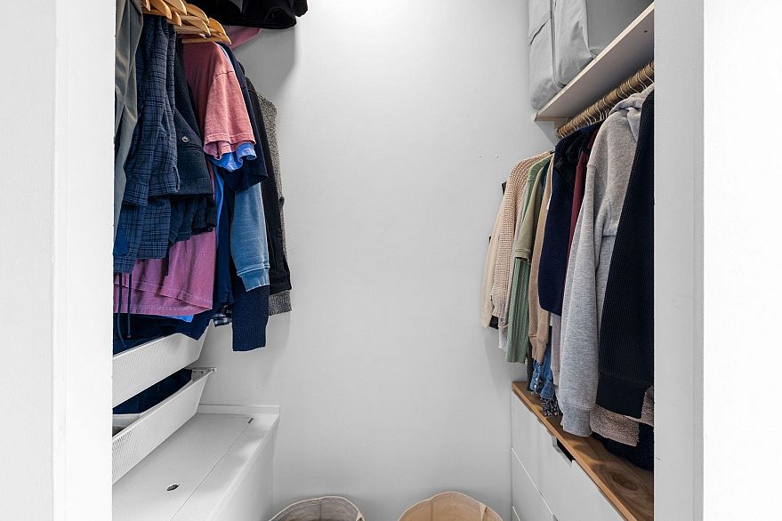 212 1045 W 8th Avenue