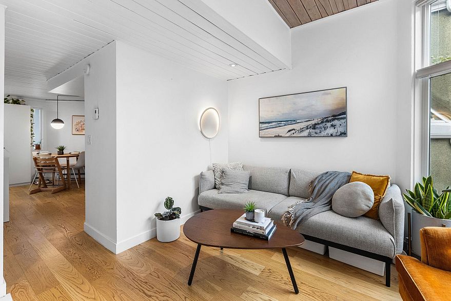 212 1045 W 8th Avenue