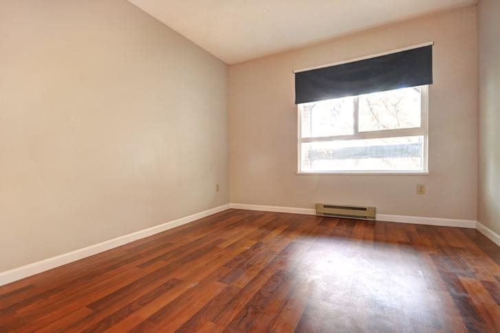 202 1641 WOODLAND DRIVE, Vancouver BC V5L 3S9