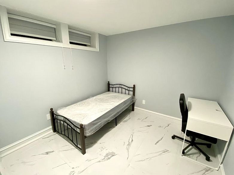 1 4085 W 41st Avenue