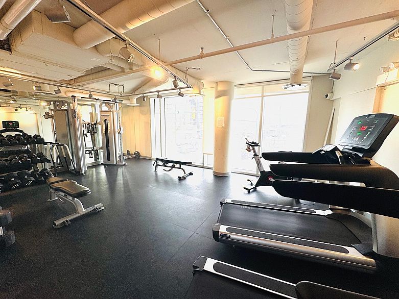 727 180 E 2nd Avenue