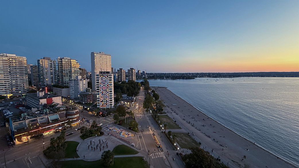 17 1861 BEACH AVENUE, Vancouver BC V7Y 1B8