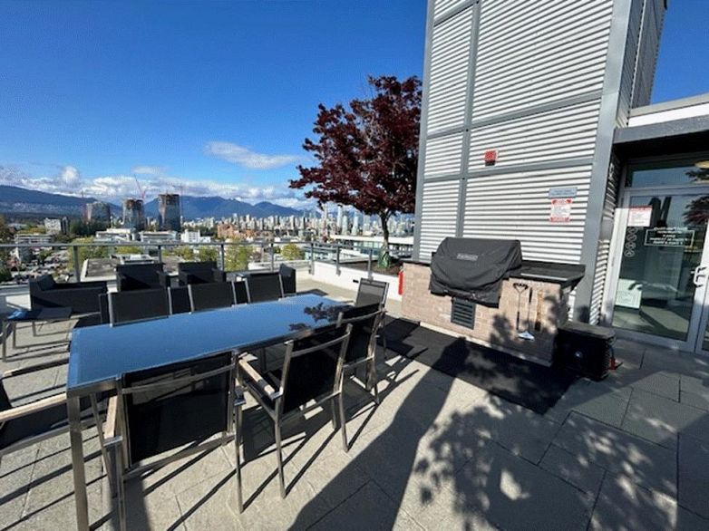 101 1777 W 7th Avenue