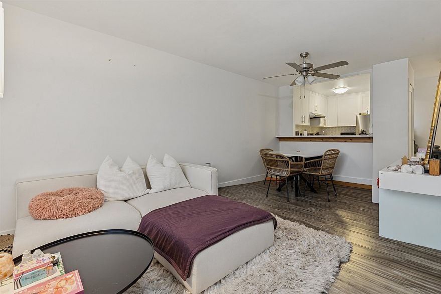 308 1010 Chilco Street