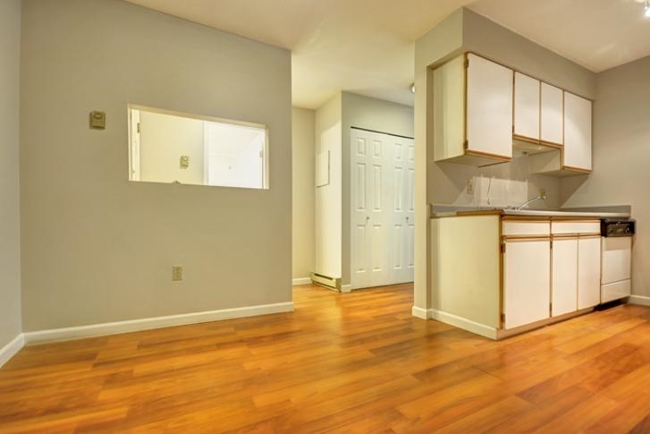 202 1641 WOODLAND DRIVE, Vancouver BC V5L 3S9