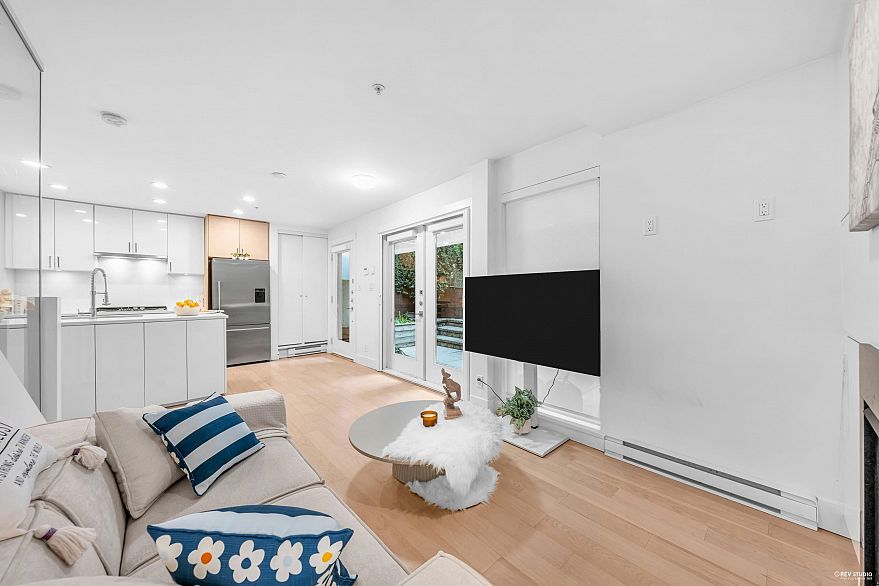 1407 East 1st Street