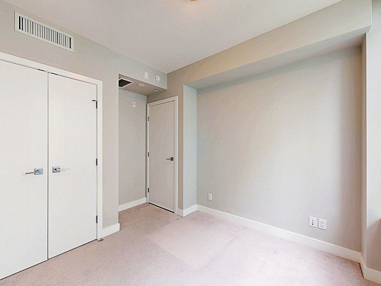 408 677 W 41st Avenue