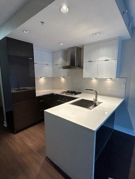 101 1777 W 7th Avenue