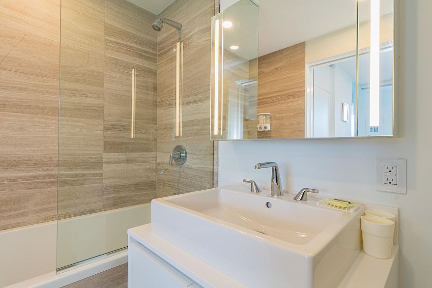 2010 1480 Howe Street