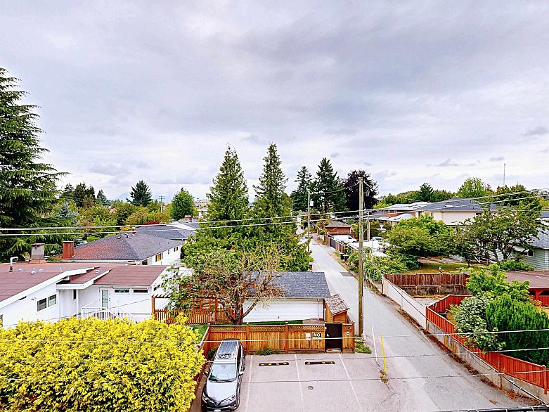 408 677 W 41st Avenue