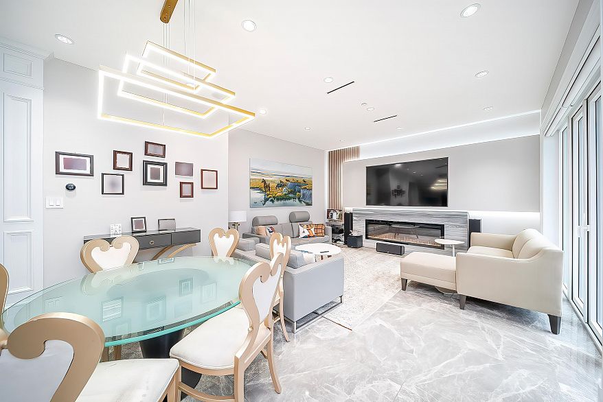 1 4085 W 41st Avenue