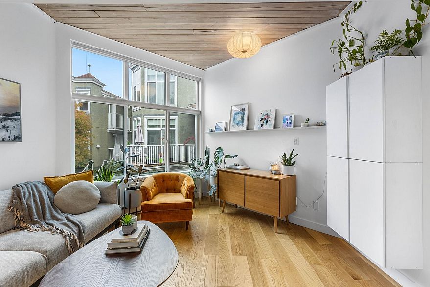 212 1045 W 8th Avenue