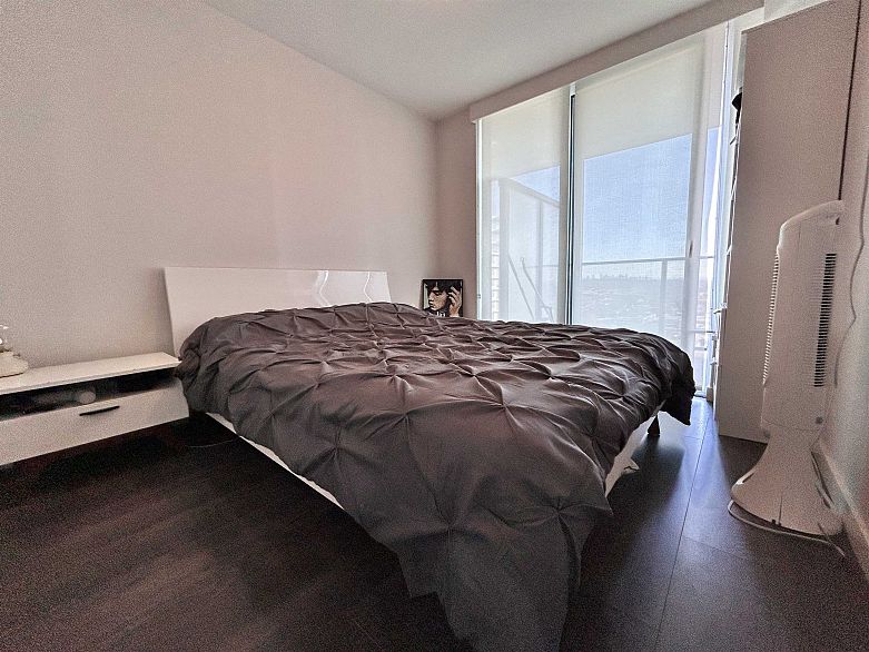 2606 8189 Cambie Street