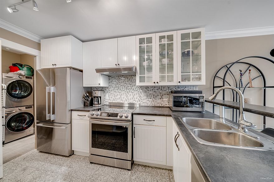 201 1100 W 7th Avenue