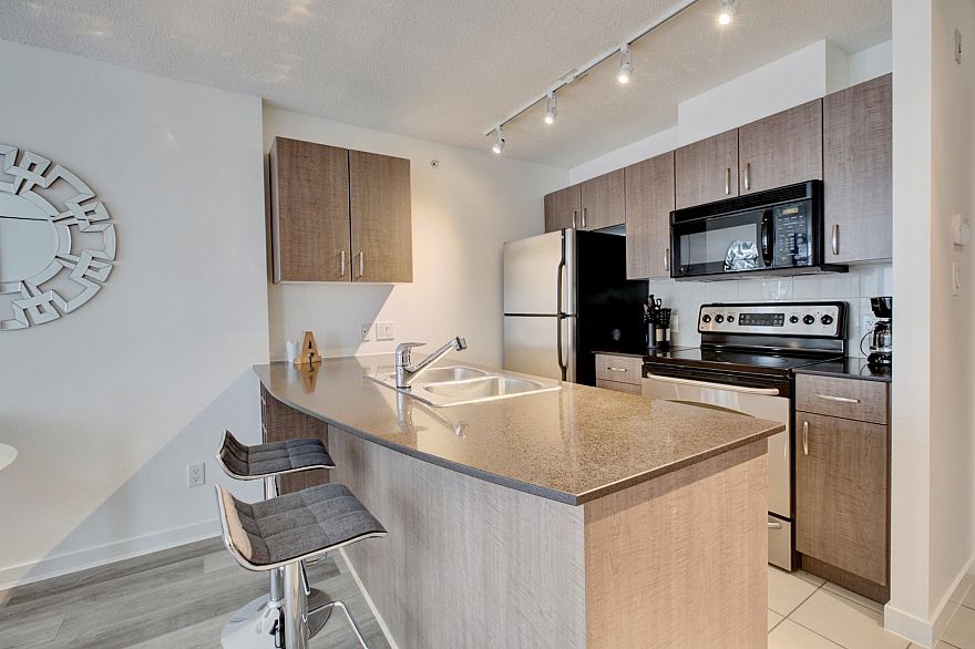 2906 610 Granville Street