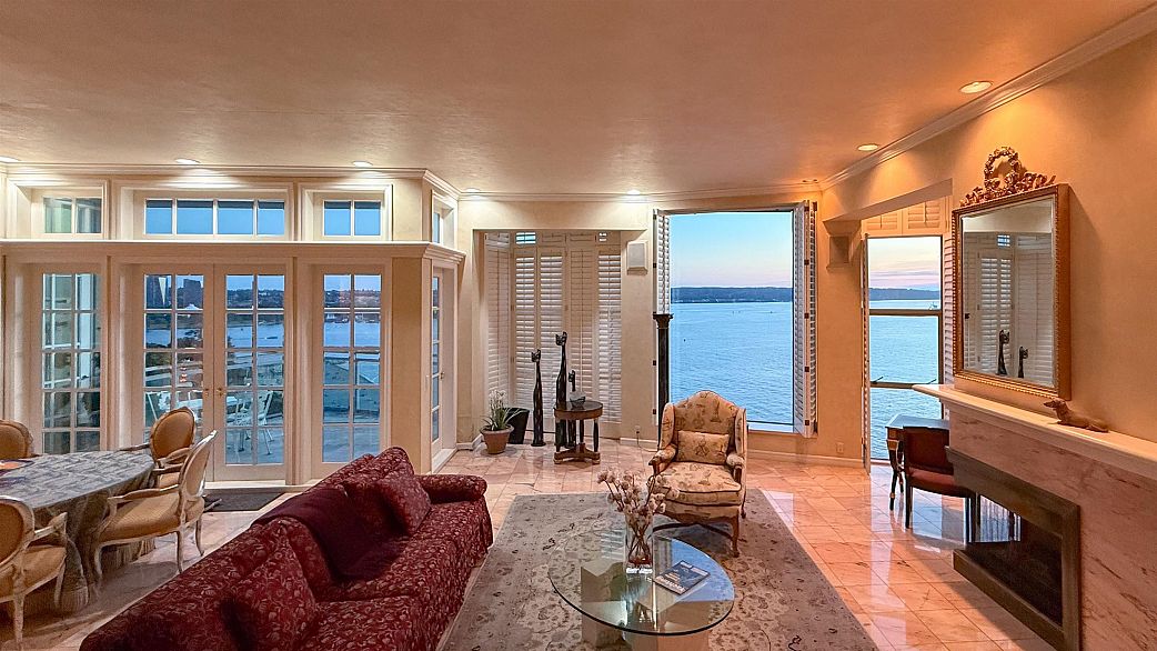 17 1861 BEACH AVENUE, Vancouver BC V7Y 1B8