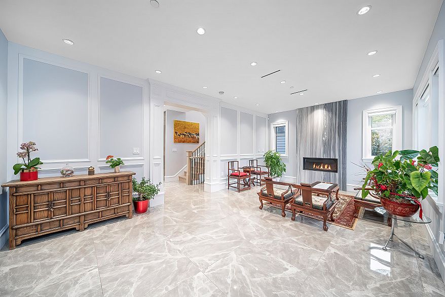 1 4085 W 41st Avenue