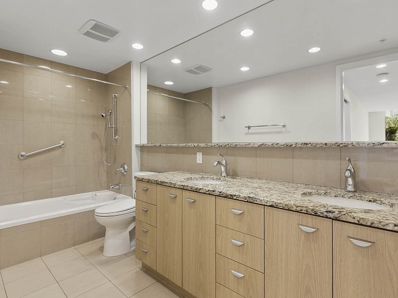 307 3382 Wesbrook Mall