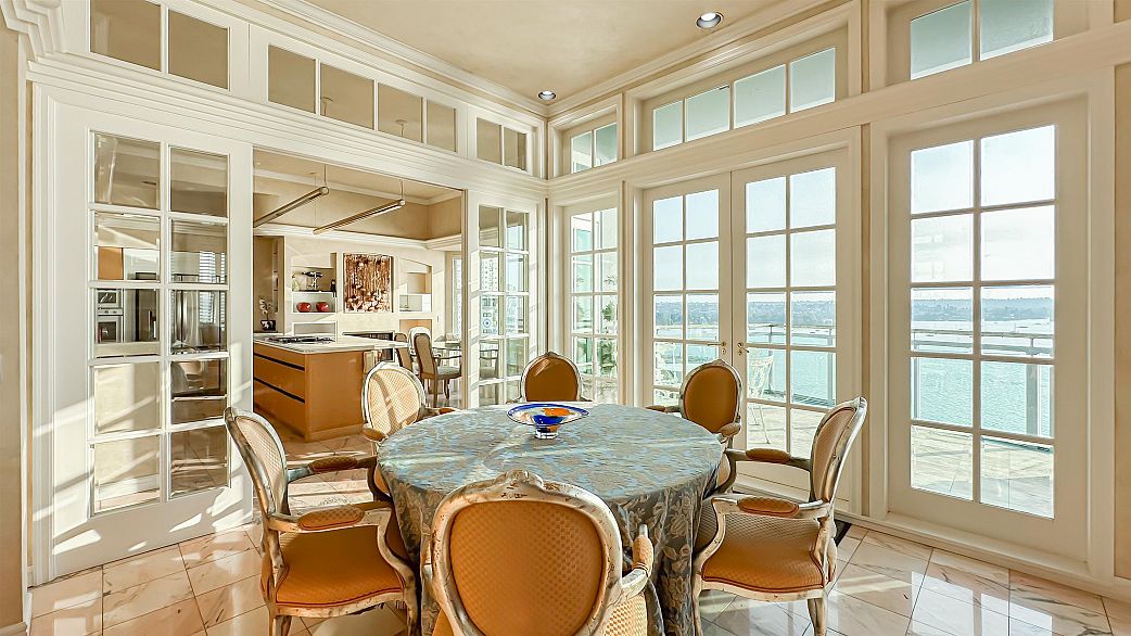 17 1861 BEACH AVENUE, Vancouver BC V7Y 1B8