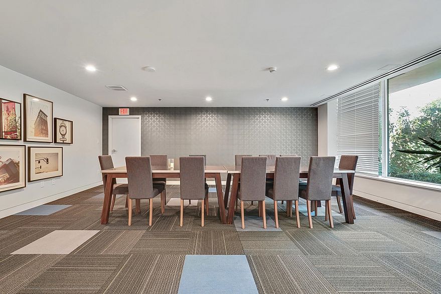 903 2788 Prince Edward Street