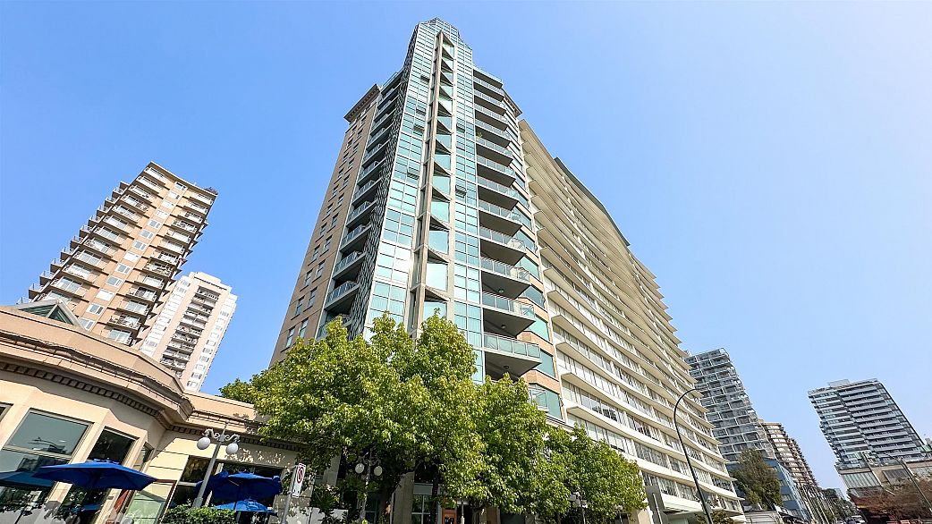17 1861 BEACH AVENUE, Vancouver BC V7Y 1B8
