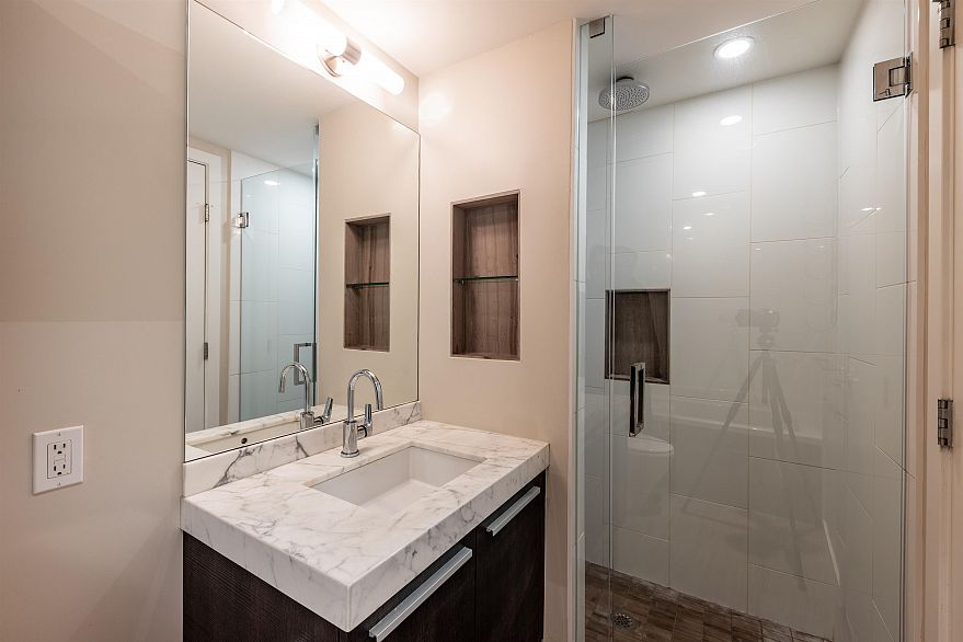 2707 1351 Continental Street