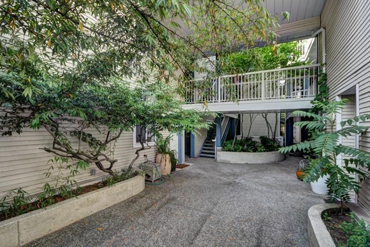 202 1641 WOODLAND DRIVE, Vancouver BC V5L 3S9