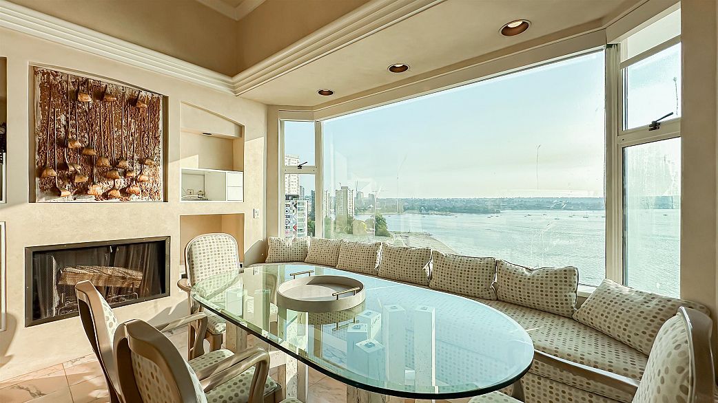 17 1861 BEACH AVENUE, Vancouver BC V7Y 1B8