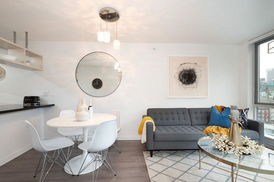 1205 1082 Seymour Street