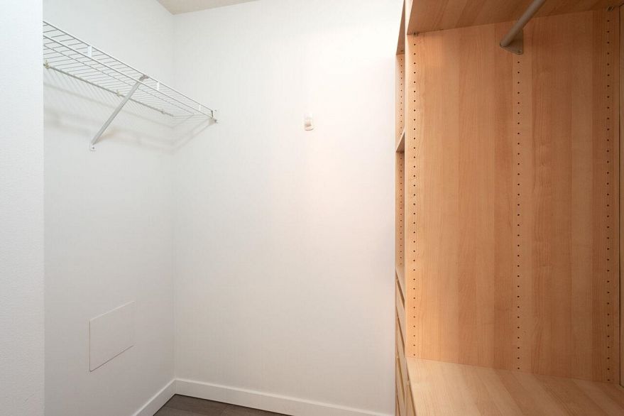 1205 1082 Seymour Street