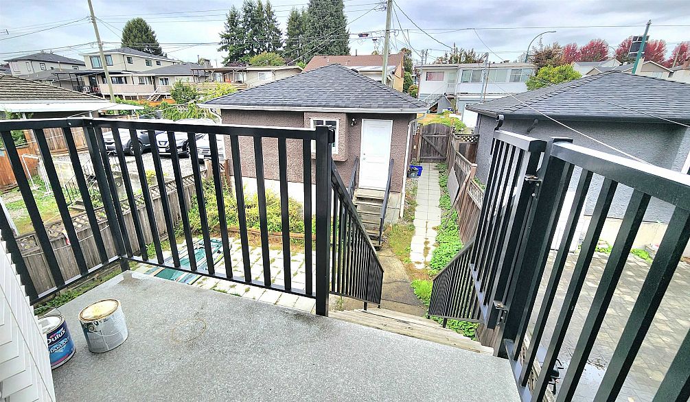 Main+up 1391 E 61 AVENUE, Vancouver BC V5X 2C8