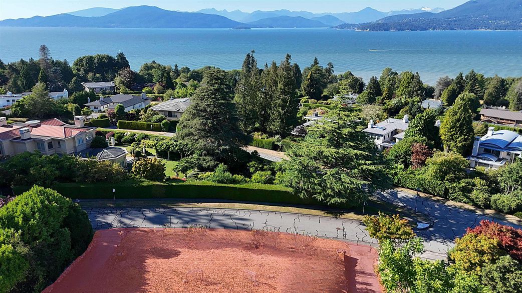 1512 Western Crescent