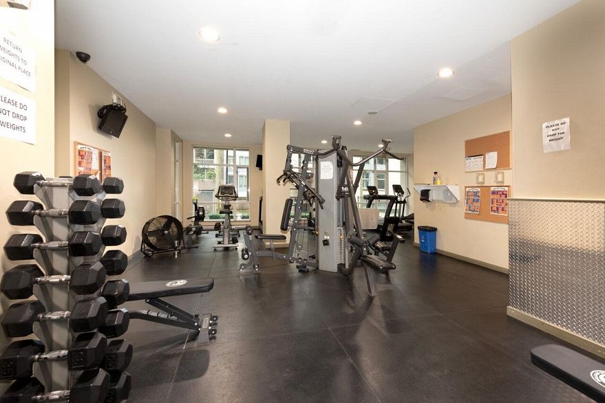 1205 1082 Seymour Street