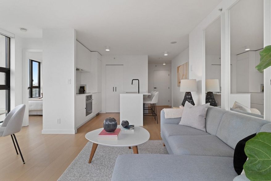 3002 909 Mainland Street