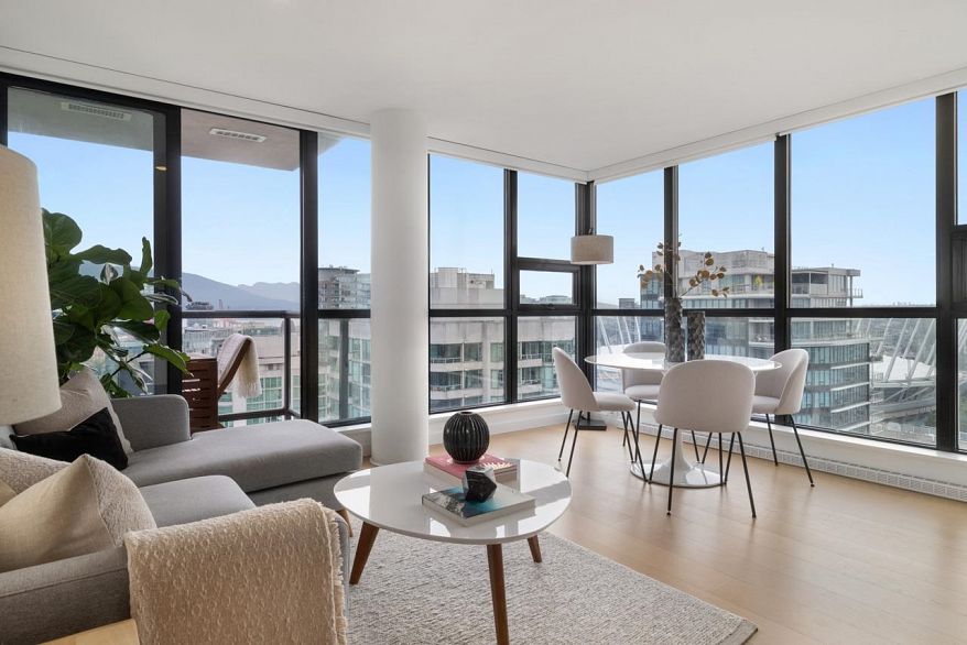 3002 909 Mainland Street